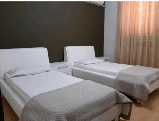 Erina Luxury * Tirana